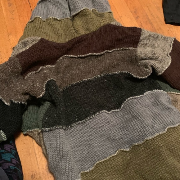 Beautiful hand-made Nepalese Wool Sweater - Picture 5 of 5